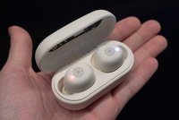 hideモデルの完全ワイヤレスイヤホン発売決定。Yellow Heartをモチーフ