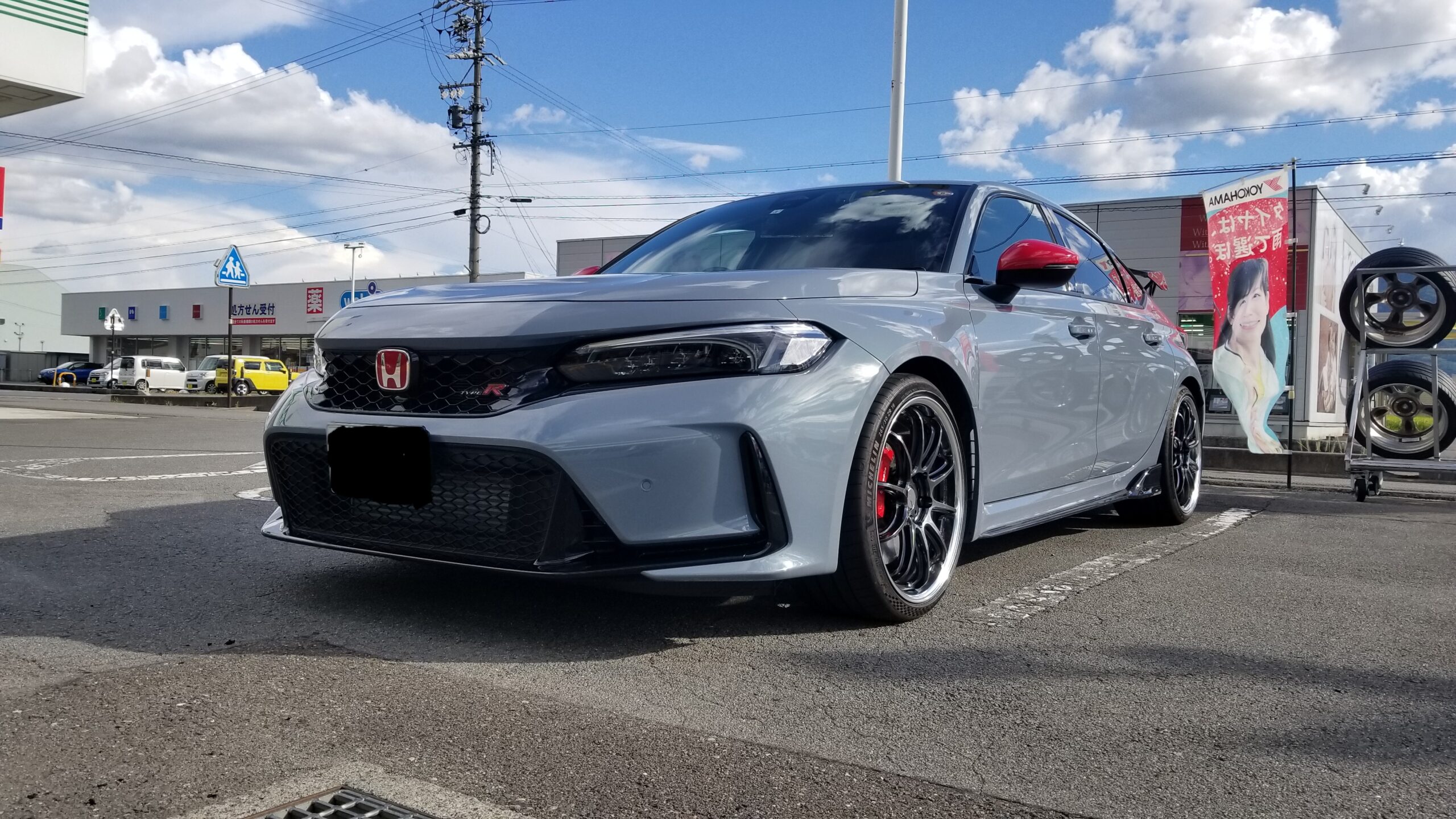 HONDA 新型シビックタイプR | タイヤはピットイン