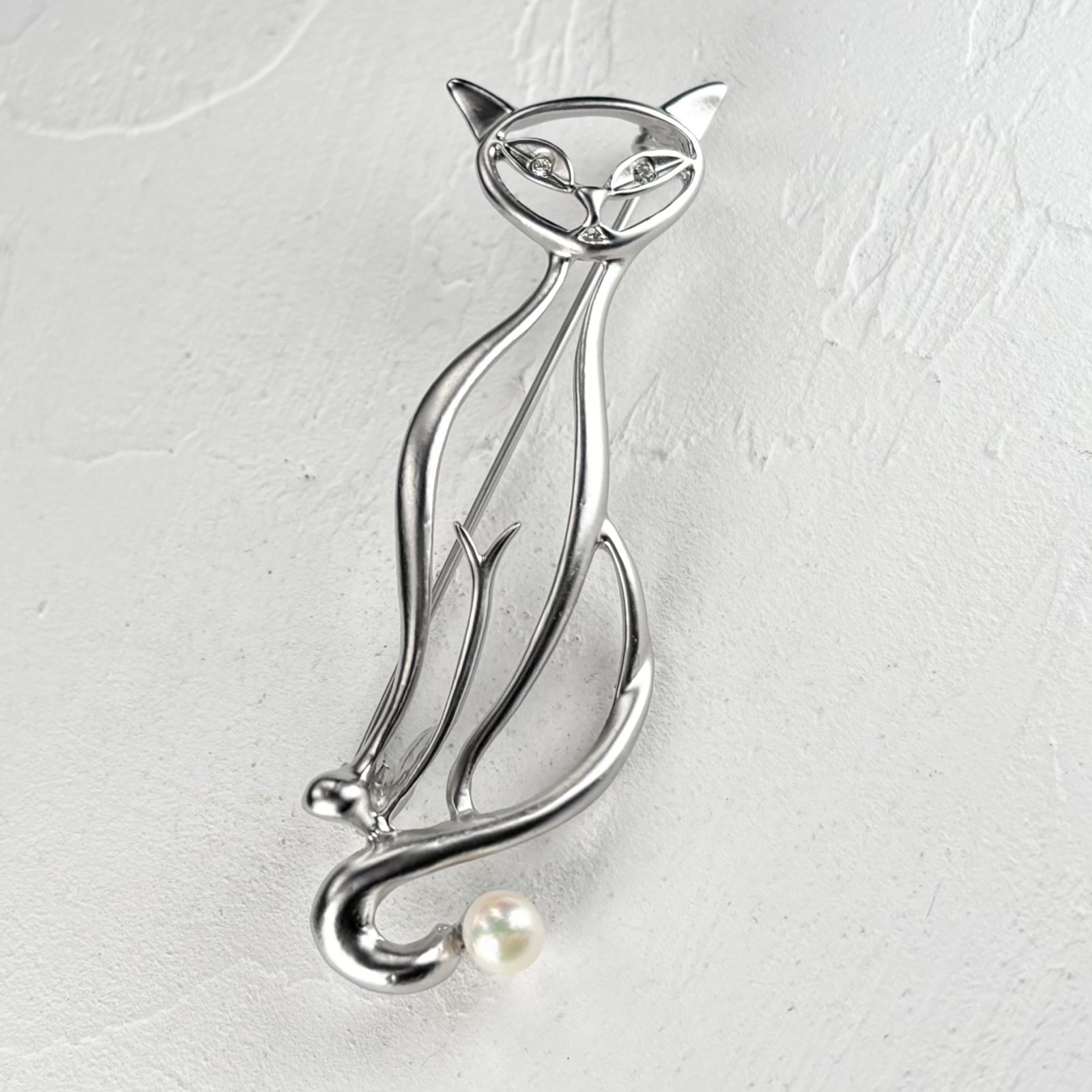 アコヤ本真珠 ネコモチーフ パールブローチ 5-5.5mm ホワイト ラウンド