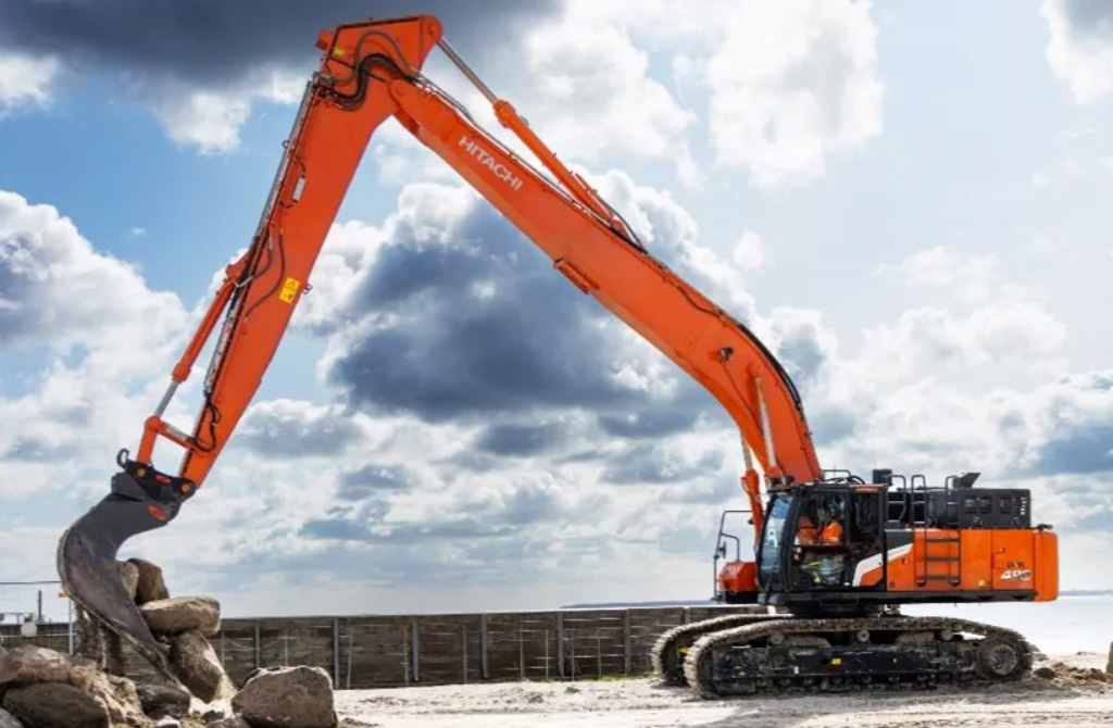 Hitachi Introduces New ZX490LCH-7 Super Long Front Excavator