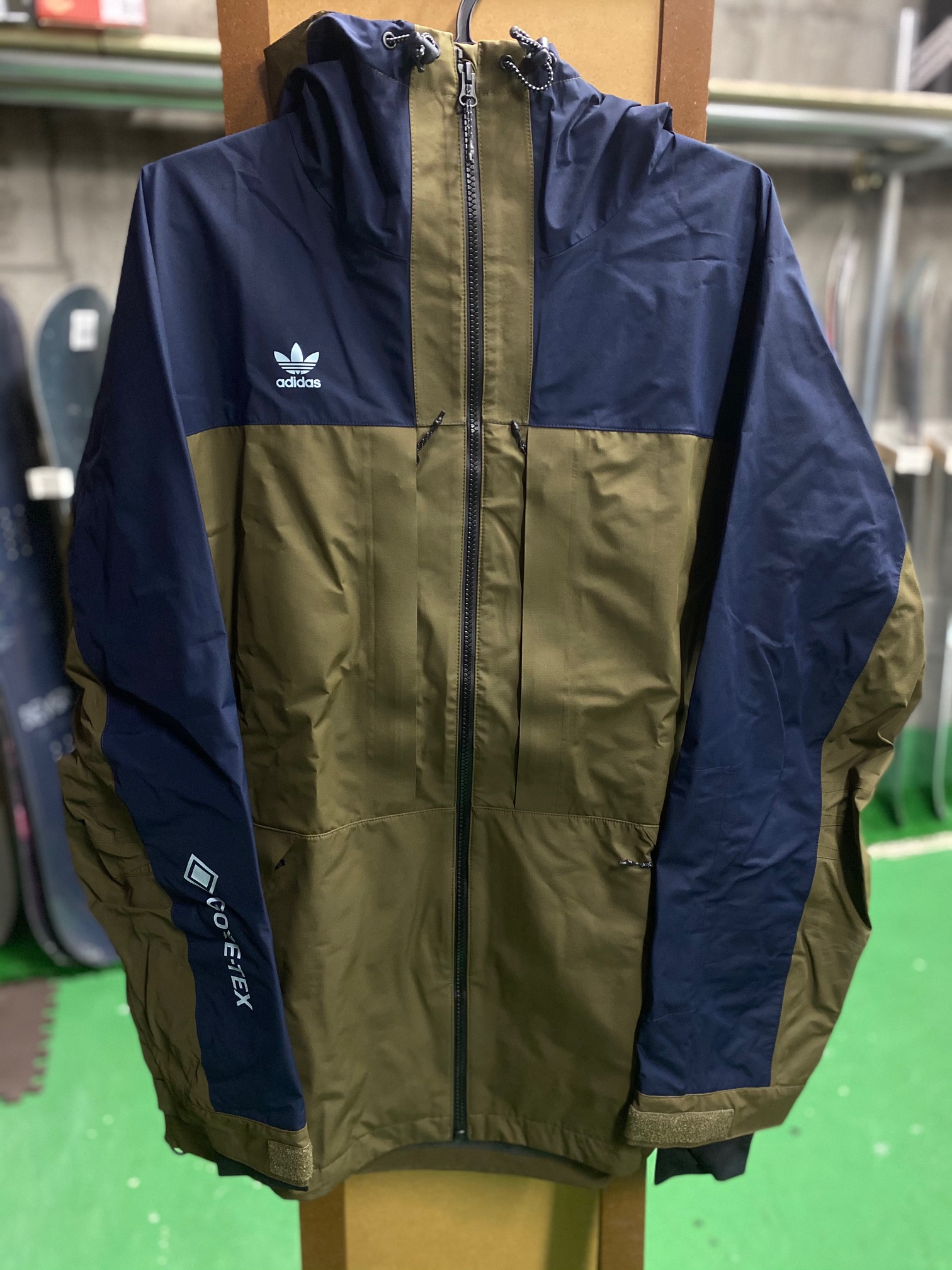 スノーボードアイテム ADIDAS Snowboarding スノーボードウェアー 2020