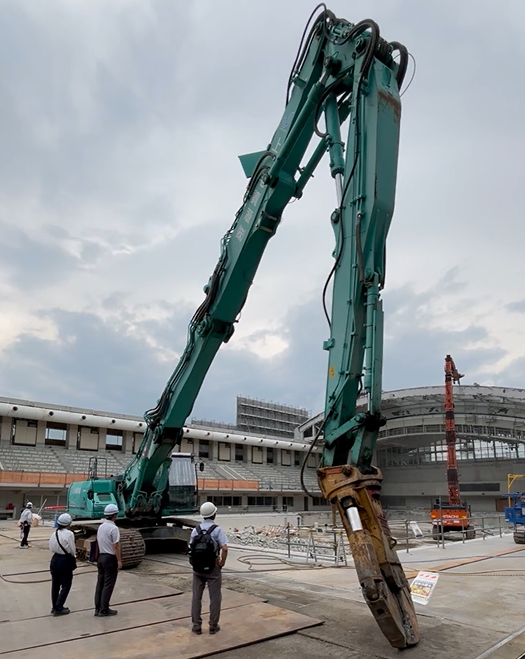 動画パート3】【解体】巨大な重機が活躍！敷島プールの屋根解体 - 敷島