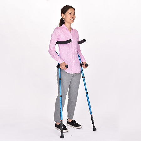 17-1 17-10 折りたたみ松葉杖ミレニアル・プロ（2本1組） – プロト