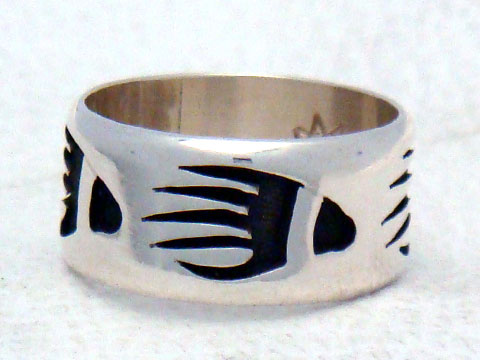 ベアパウ｜ホピ族 柄 意味について | インディアンジュエリー専門店