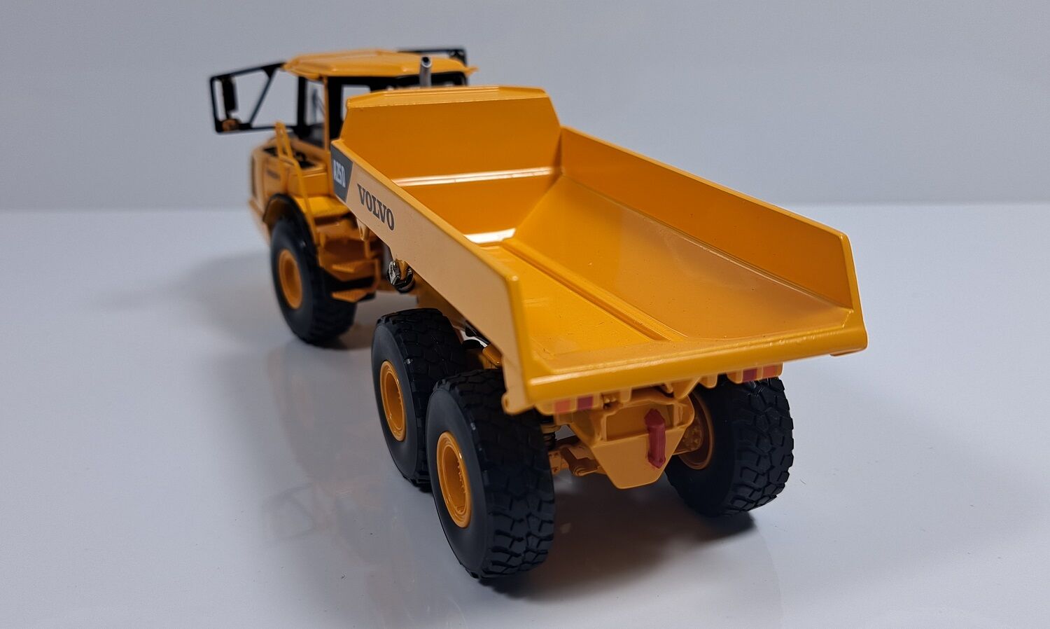 MOT10449 - Volvo A25D Articulated Dump Truck - Motorart