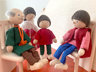 木のおもちゃ カルテット / ドールハウス用ミニチュア人形 4人家族