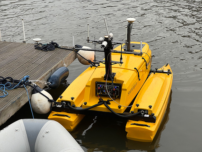 自律航行無人ボート（USV）。サンディエゴ、中国、ロンドンで見た世界