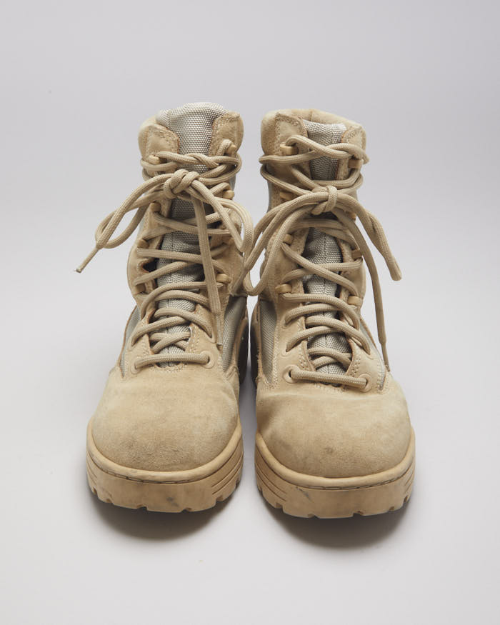 Yeezy Season 4 Combat Boots - UK7 – Rokit