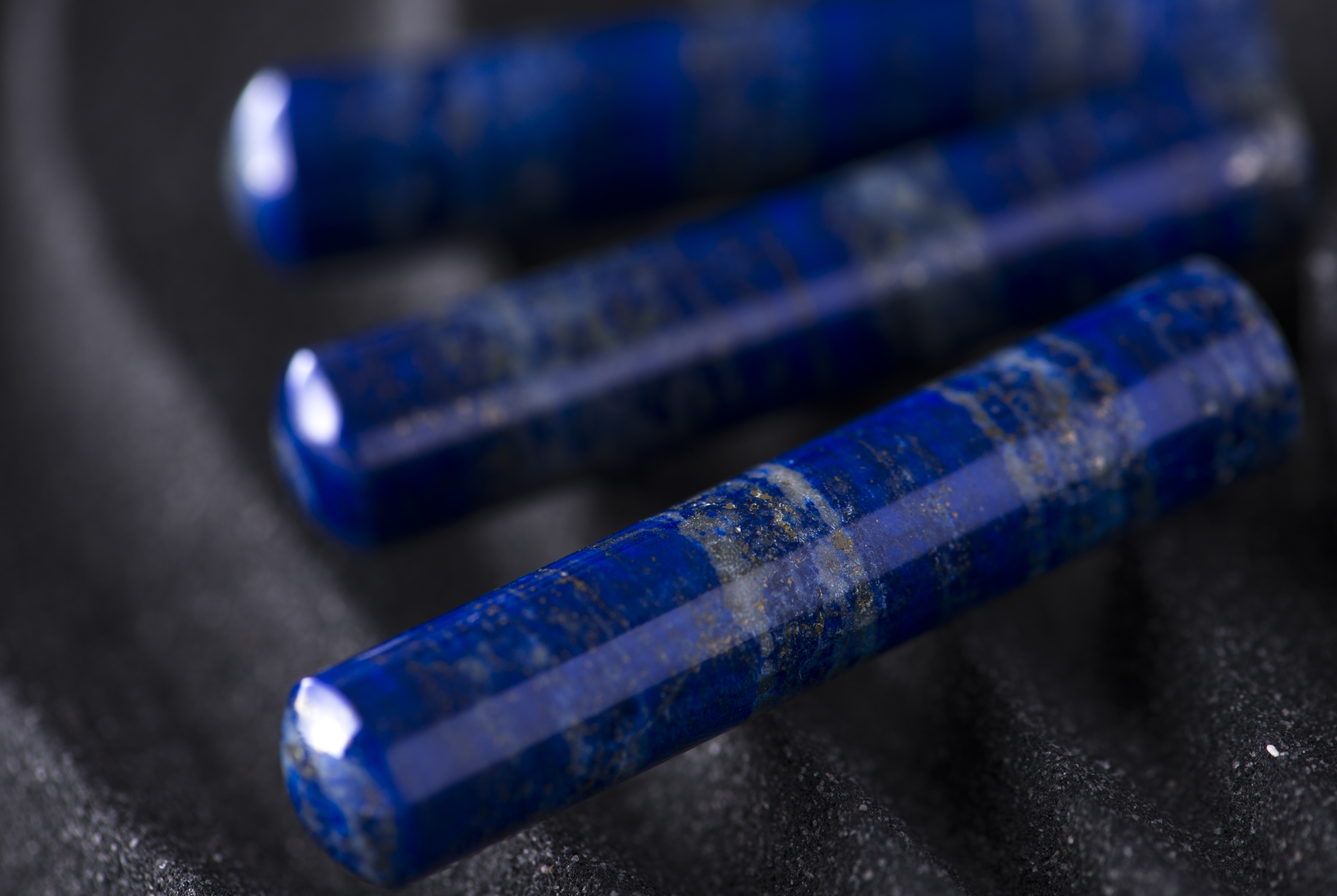 ラピスラズリのパワーと魅力とは？｜古代から愛される 強力な「幸運と