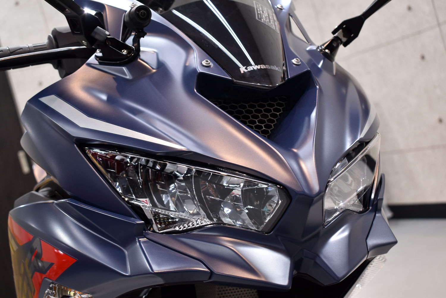 カワサキ・Ninja ZX-25R SEのガラスコーティング お引渡し完了【作業