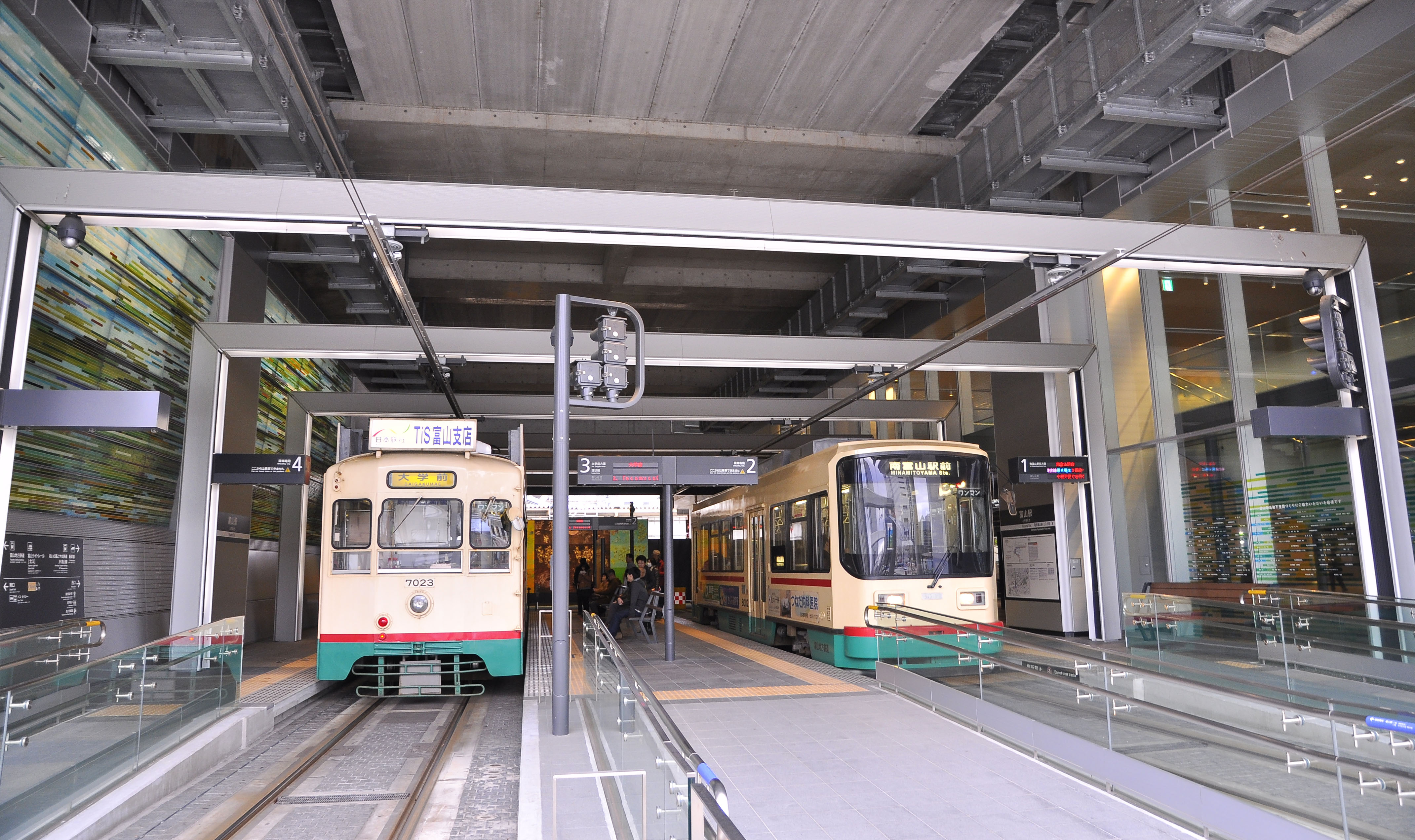 富山地鉄軌道線⇔富山港線南北接続後の運行形態など | 鉄道旅のガイド