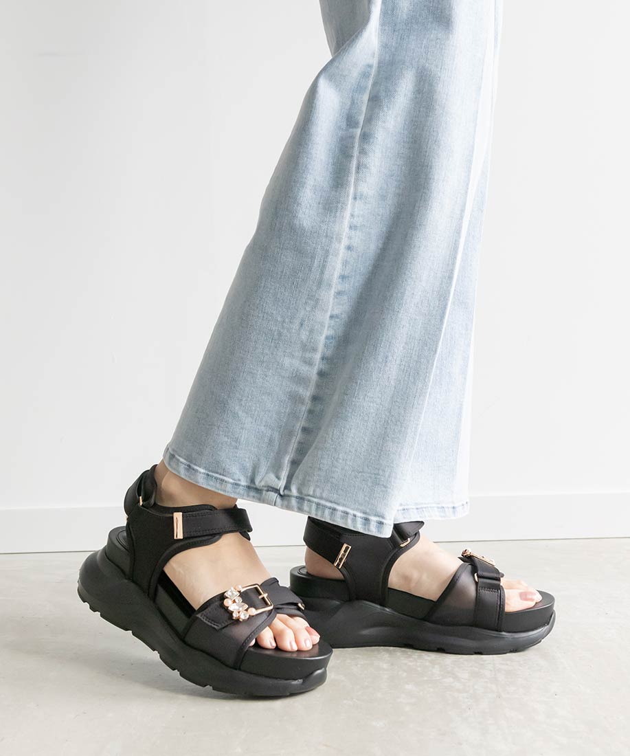 コンビマテリアル ビジューバックルサンダルRANDA公式サイト