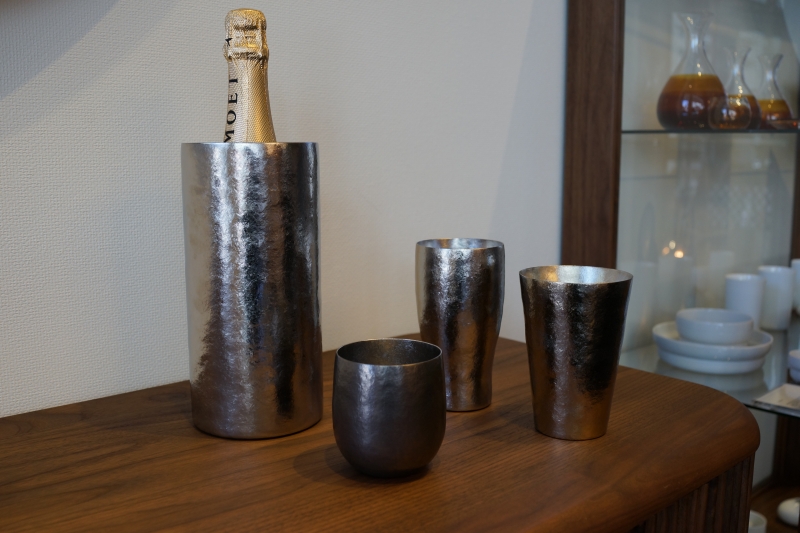 SUS gallery | REAL Style / インテリアショップ・建築設計