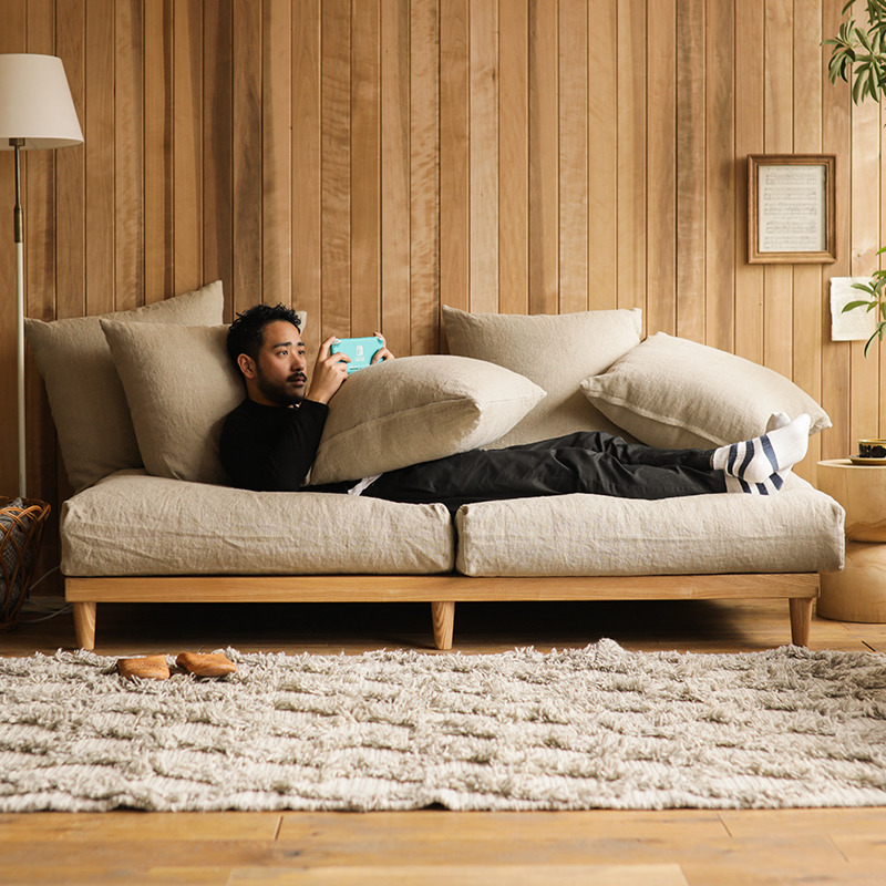 至福のソファーAGRAはなぜ生まれたのか？を開発者の山本さんにお伺い