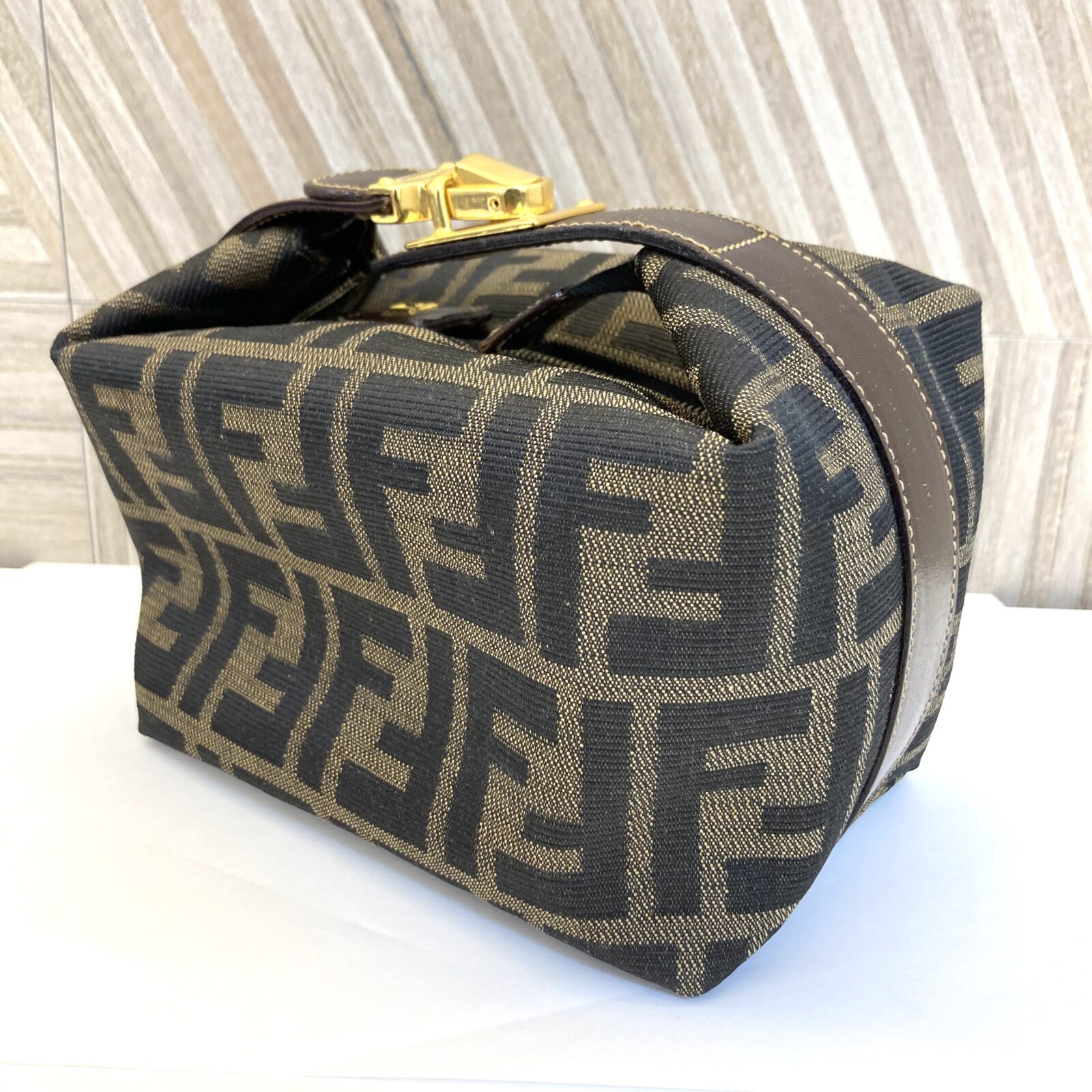 FENDI フェンディ ズッカ柄 バニティバッグ ミニバニティ ポーチ 小物