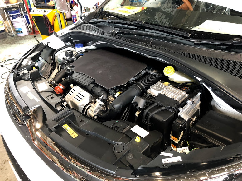 新車整備のひとこま シトロエンC3 ステージ1メンテナンス | RED