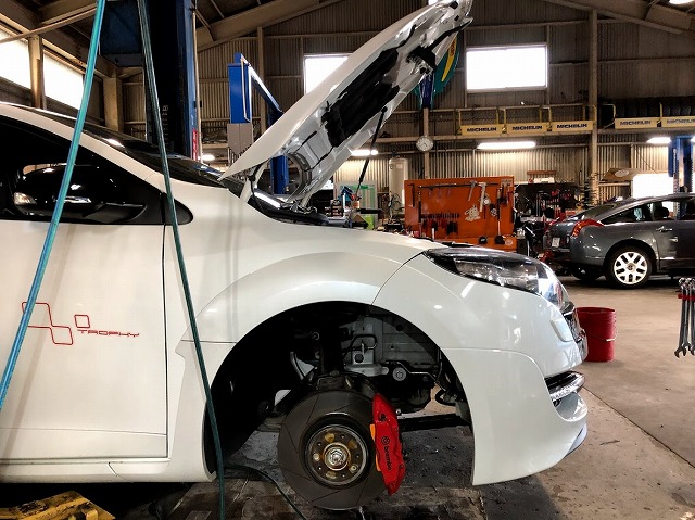 RENAULT MEGANE 3RS(ﾒｶﾞｰﾇ3RS)ﾀｲﾐﾝｸﾞﾍﾞﾙﾄの交換 | RED POINT/レッド