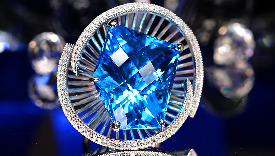 大粒スイスブルートパーズ 56ct ダイヤモンド 0.6ct ホワイトゴールド