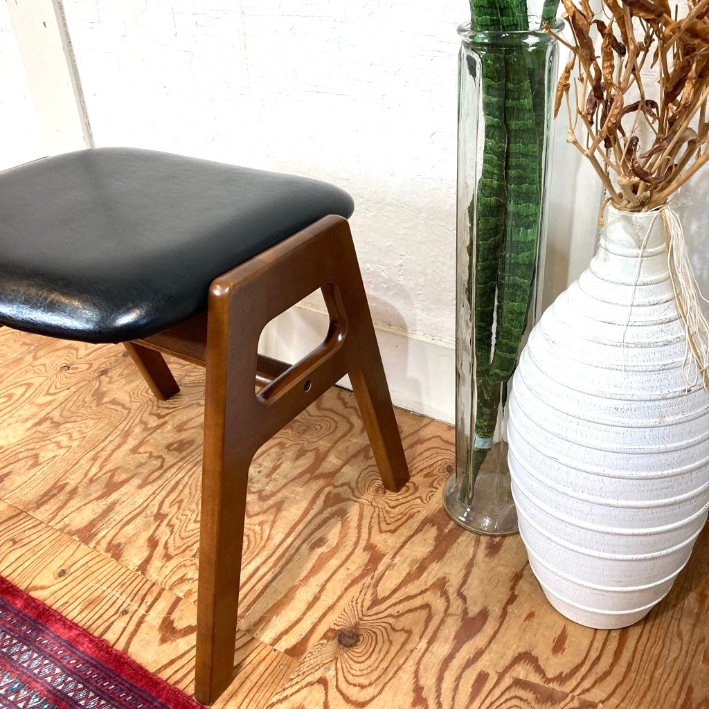 カリモク60 / karimoku スタッキングスツール スタンダードブラック