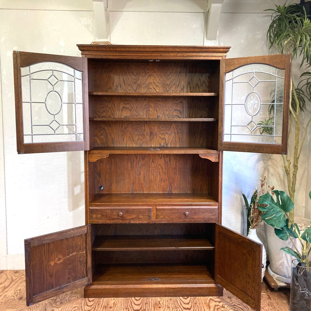 カントリーハウス 三越ブルージュ ステンドグラス扉の食器棚 カップ