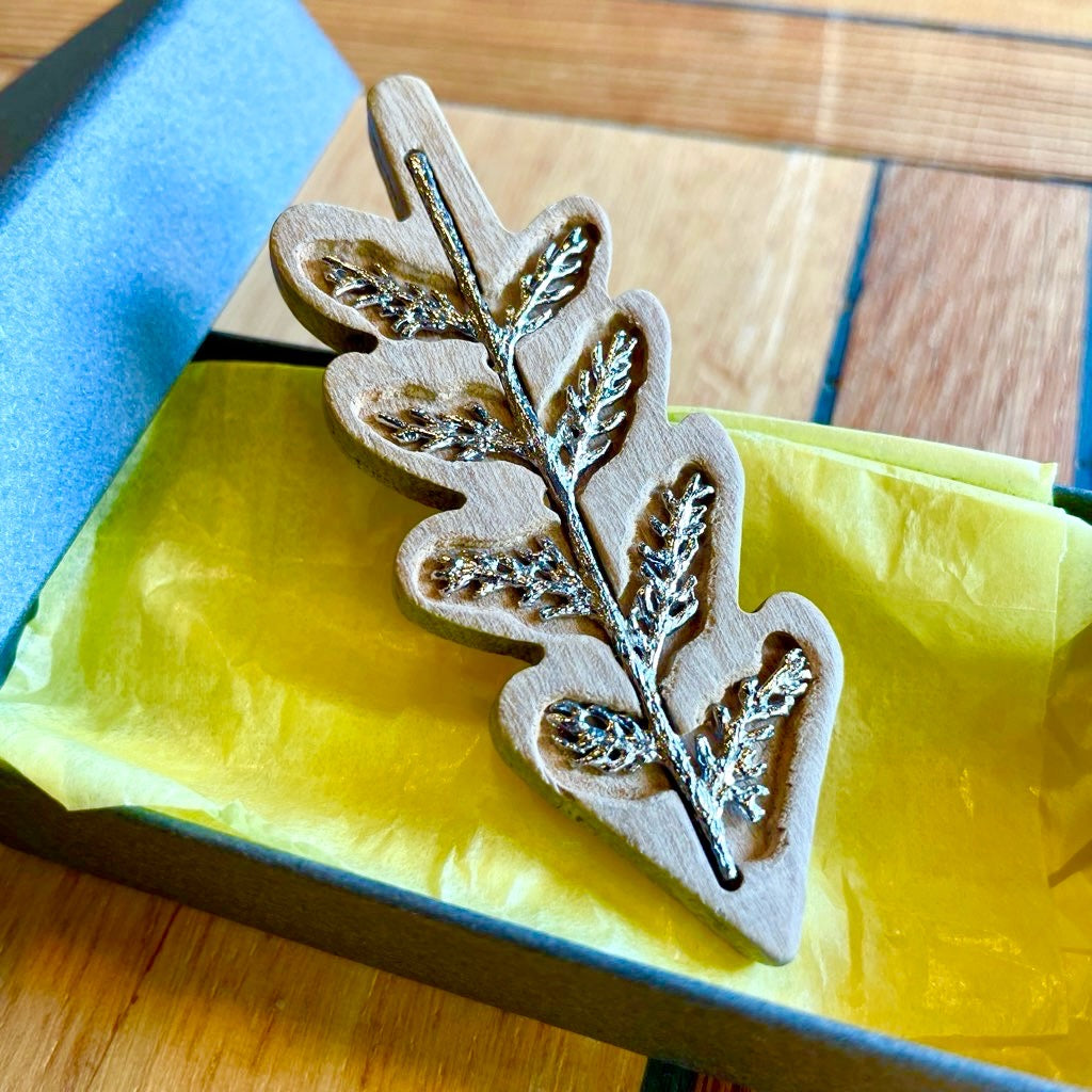 ミナペルホネン / mina perhonen ブローチ もみの木 木製 真鍮 中古 美