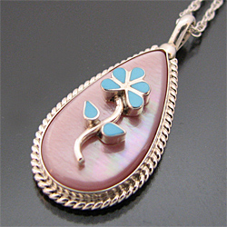 ZUNI/ズニ族 Lamar Lasiloo フラワー ピンクシェル インレイ ネックレス