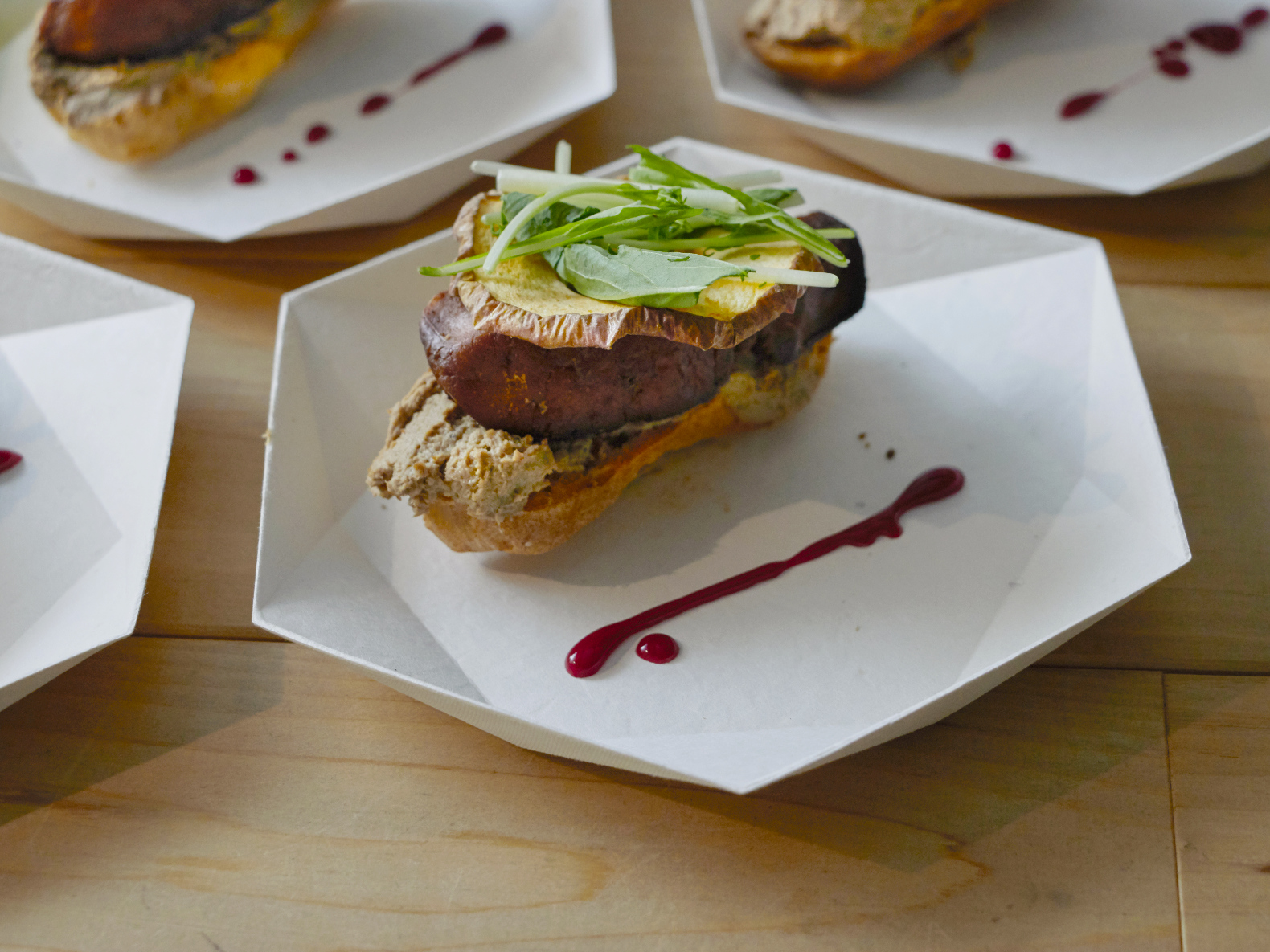 日本の紙の器「asanoha®」がある食卓 | RiCE.press