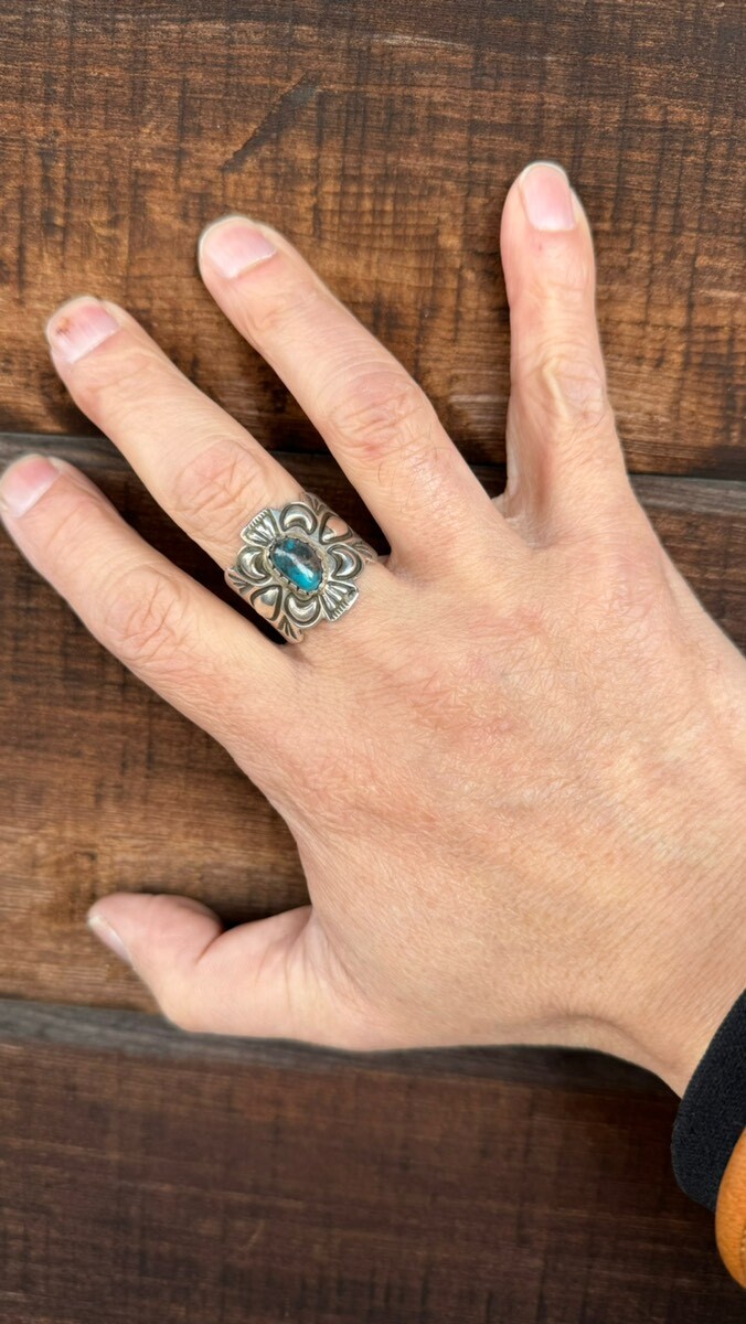 NAVAJO ナバホ族 Geneva・Ramone 貴重ビズビーターコイズ リング