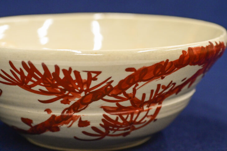 六代 清水六兵衛 作 『老松赤絵菓子鉢』 ｜骨董品買取 緑和堂