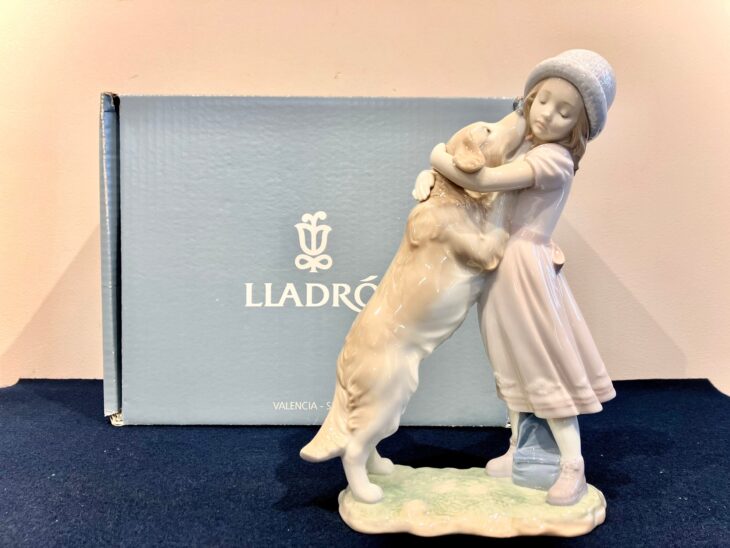 リヤドロ 『犬と少女 待ってたよ！』 買取価格相場｜骨董品買取 緑和堂