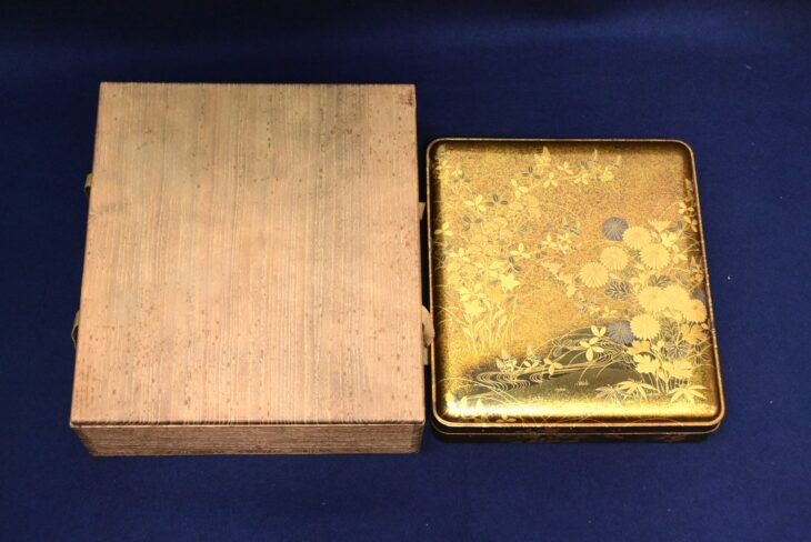 金梨地 菊蒔絵硯箱』 ｜骨董品買取 緑和堂