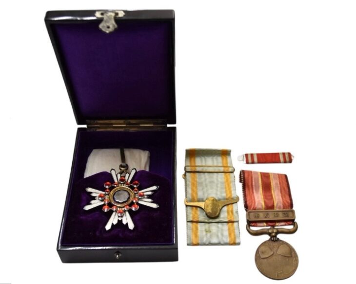勲三等瑞宝章 満州事変従軍記章 ｜骨董品買取 緑和堂
