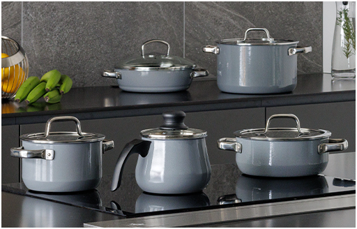 人気の浅型両手鍋「フュージョンテック ミネラル ロースター 24cm」新