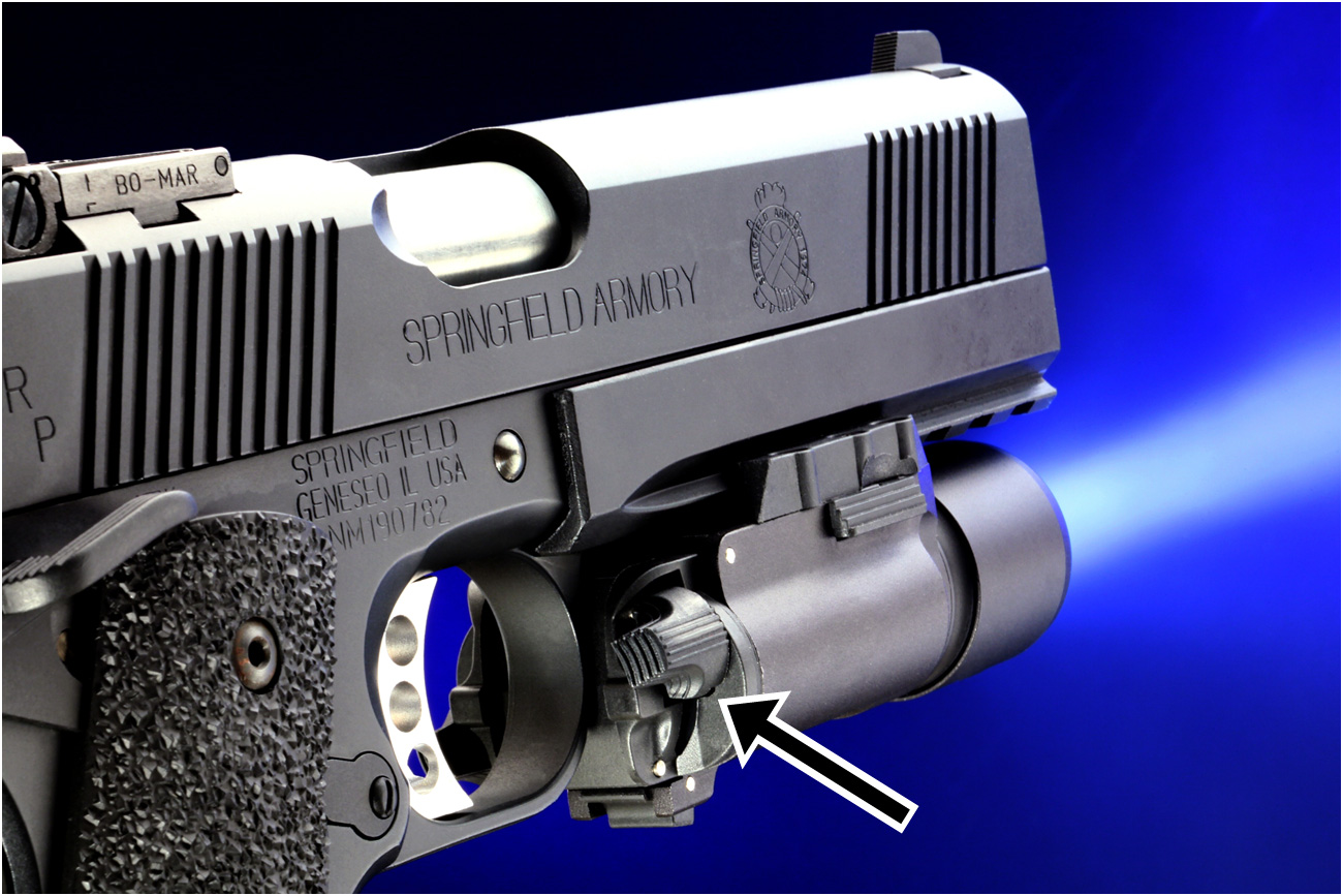 ヘビーデューティな光度を実現！ウエポンライト標準装備モデル「TRP