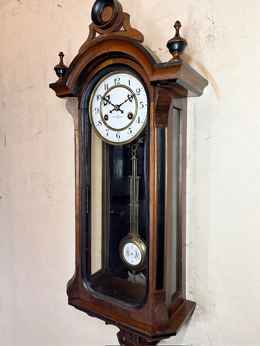 昔懐かしいアンティーク柱時計をお届け|WATERBURY