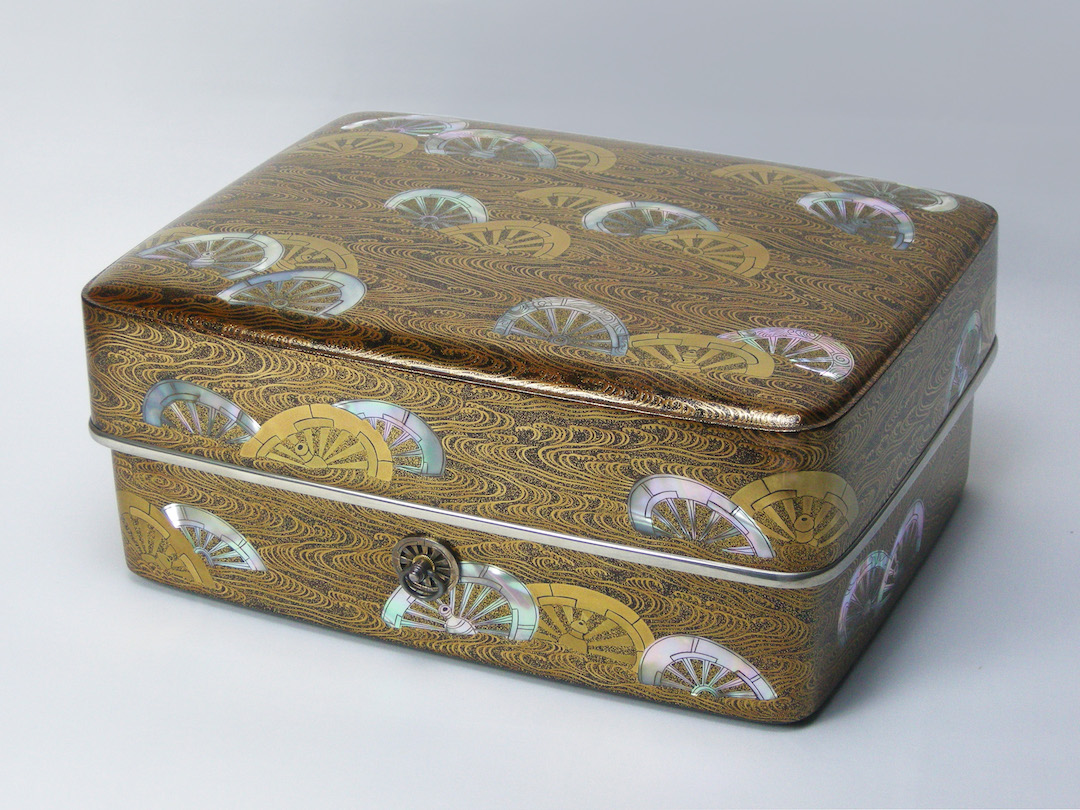 片輪車蒔絵螺鈿手箱 [再現] | WORKS | 輪島塗の老舗 輪島屋善仁