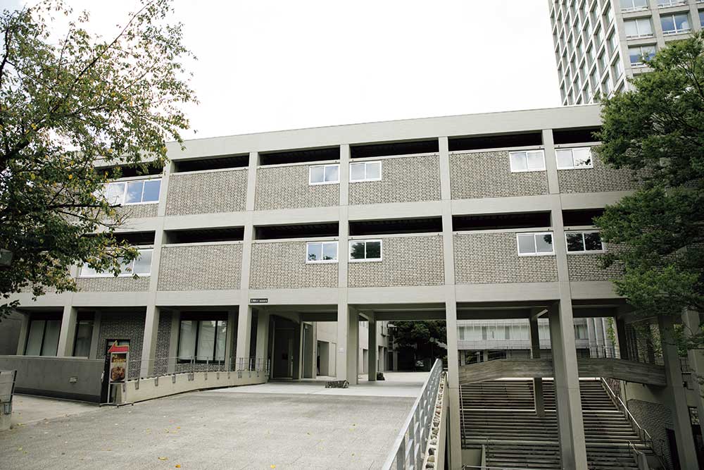 キャンパスはミュージアム | 早稲田大学 校友会