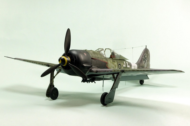 フォッケウルフFw190A-8/R2戦闘機 (タミヤ1/48) ＞ 飛行機プラモデル