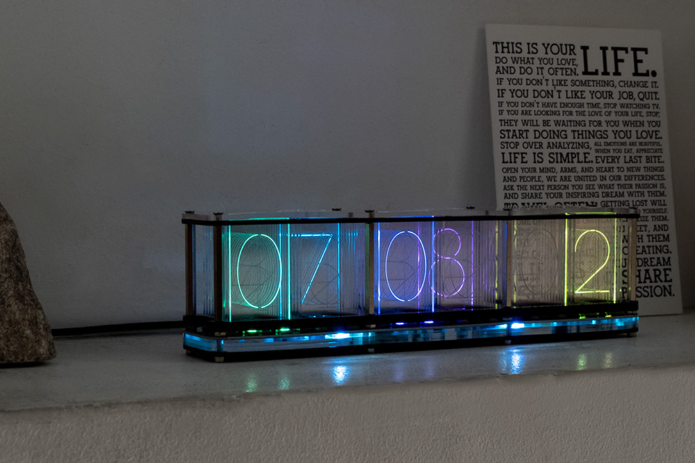 RGB Tube Clock チューブクロック / Uncommon Carry / DETAIL