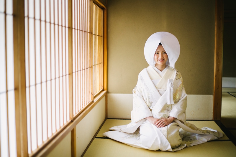 素敵ショット和傘と白無垢のコントラストが◎ | 名古屋の前撮り