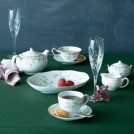 スウィート プラム オーバルディッシュ|WEDGWOOD公式オンラインストア