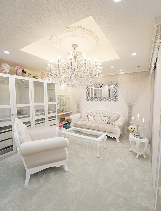 愛知県 S様邸 ホワイト&ロココ インテリア｜コーディネート集｜輸入