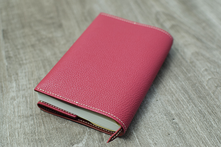 ブックカバー・シュランケンカーフSUITED-Mについてのお話 | WILDSWANS