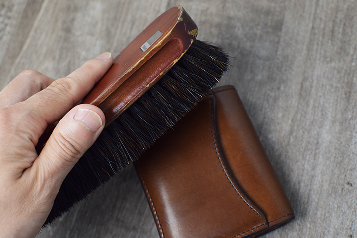 実際に、やってみました ～フルグレインブライドルの小傷を目立た