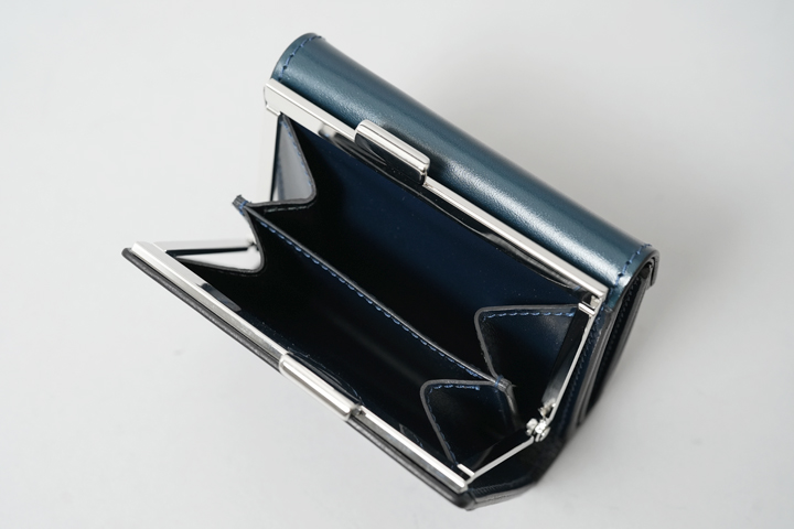 サドルプルアップを使用した がま口付き三つ折り財布・FERMOIRについて