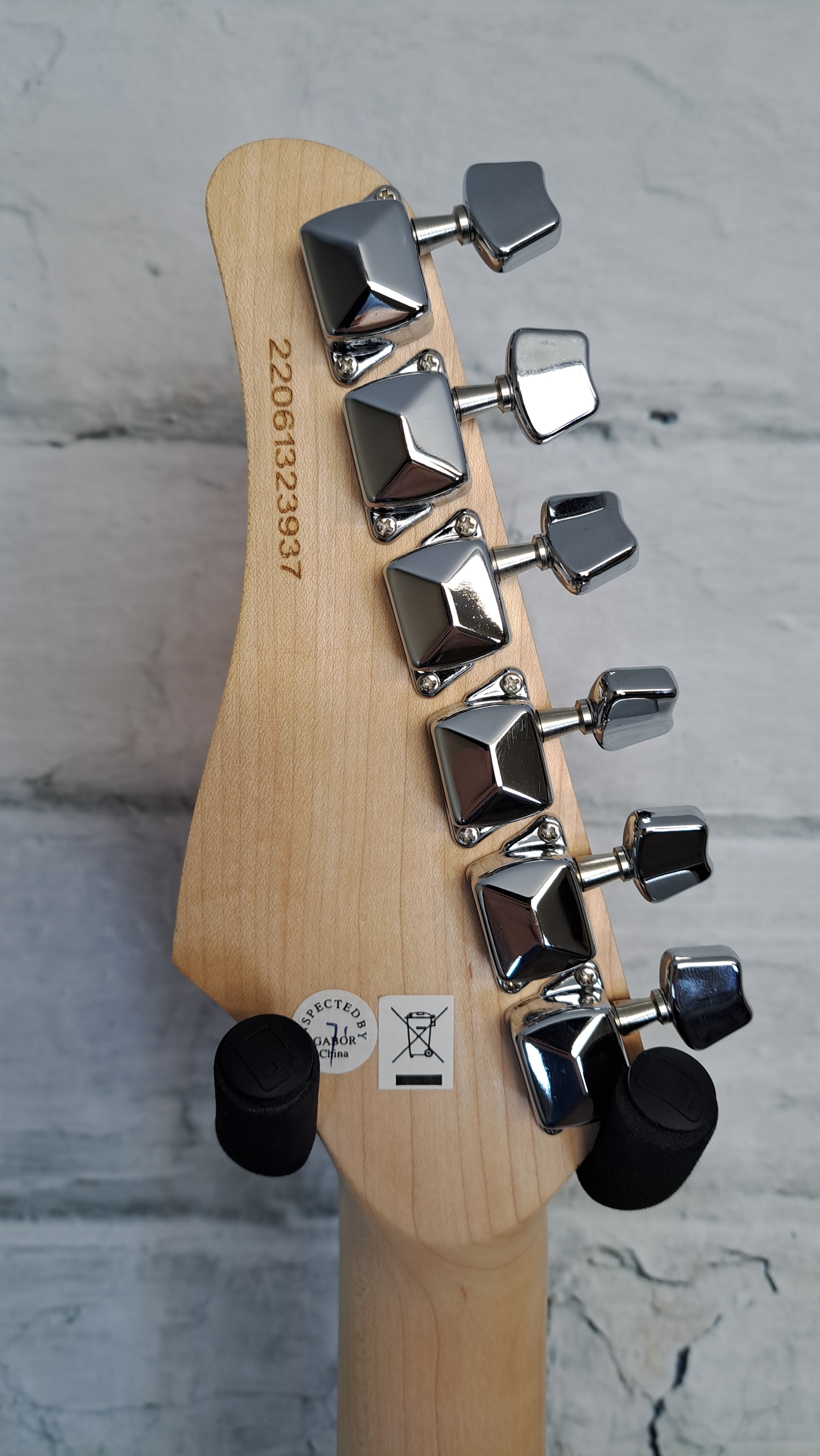 Kramer Focus VT-211S -Hot Pink – Will West Music and Sound