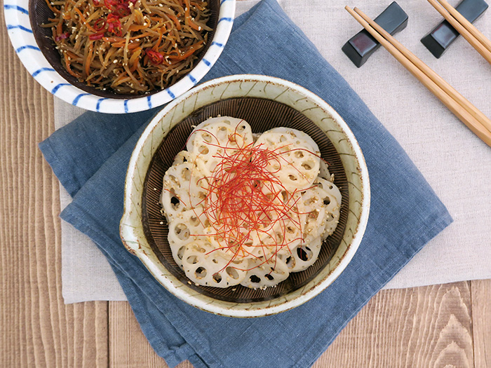 すり鉢とすりこぎの食器セット。ぽってり丸い和の中鉢サイズ。ゴマすり