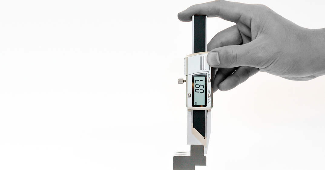 デジタルC面ノギス【C面測定ゲージ】|東栄工業株式会社 シートメタル