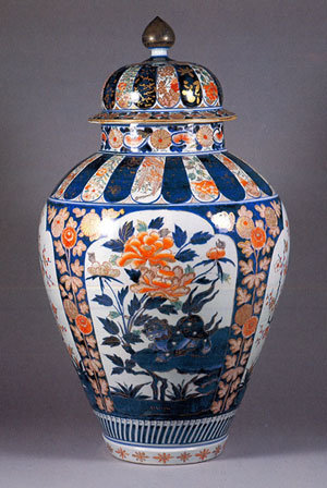 伊満里焼 伊万里焼 陶器製 豪華絢爛 色絵 金彩 飾り壺 昭和レトロ 伊