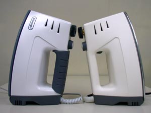 デロンギ ボイラー内蔵型パワースチームアイロン 6299/2N｜Toki House